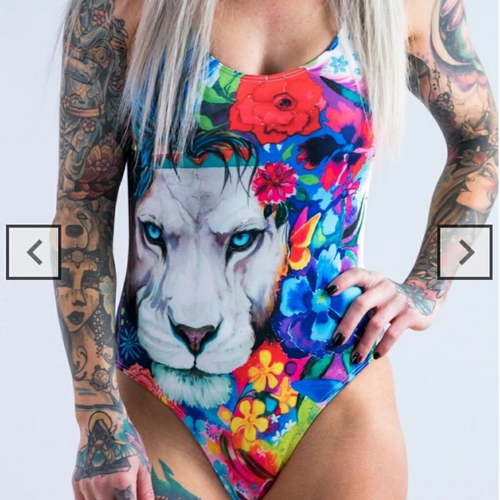 (NWOT) ELECTRO THREADS SWIMWEAR